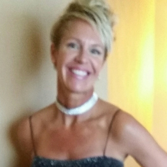 Meet your Posher, Tess - Picture 3 of 8